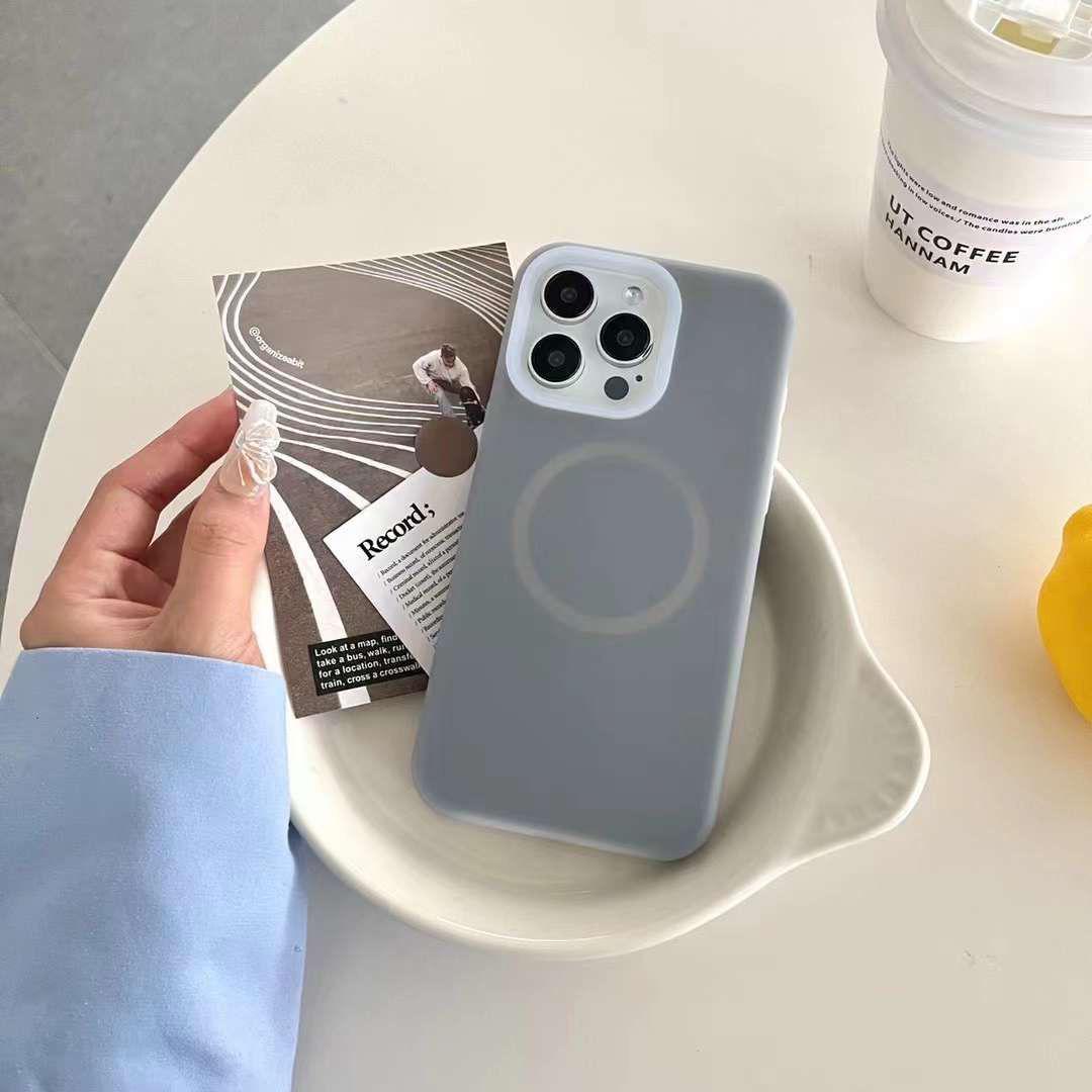 Anti-Yellow Soft Silicon With Magsafe