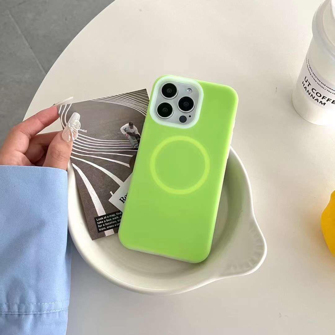 Anti-Yellow Soft Silicon With Magsafe