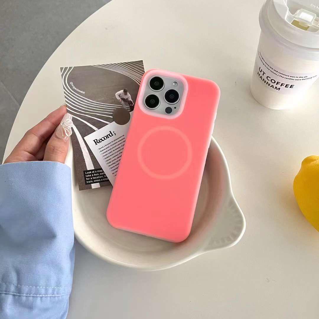 Anti-Yellow Soft Silicon With Magsafe