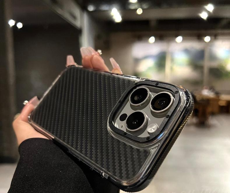 Carbon Fibre With Magsafe And Side Grip